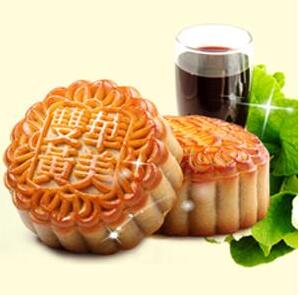 春去秋來收獲日， 金秋團圓月，華美月餅香。待到月圓中秋夜， 歸故里，見爹娘。